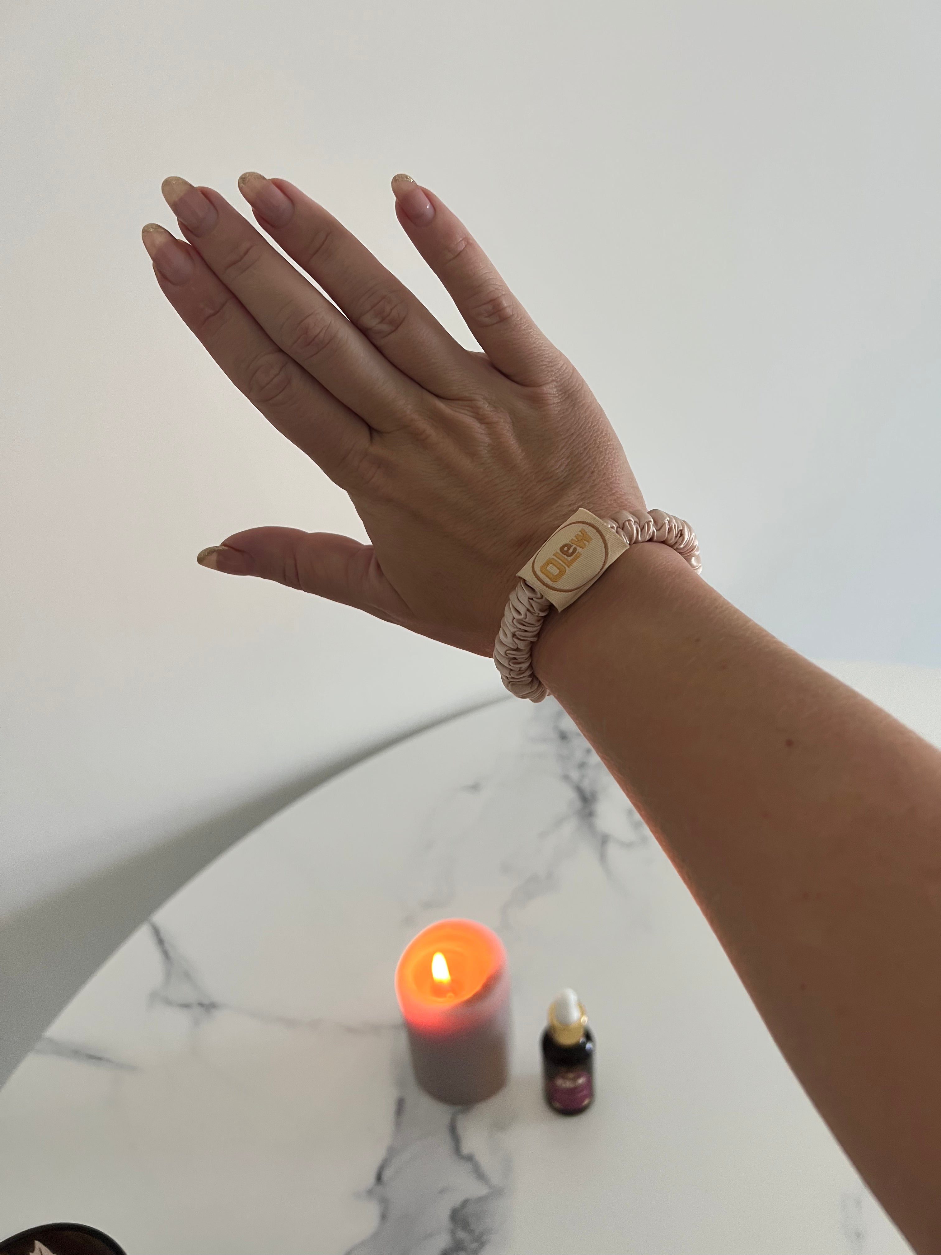 Olew skinny silk scrunchie