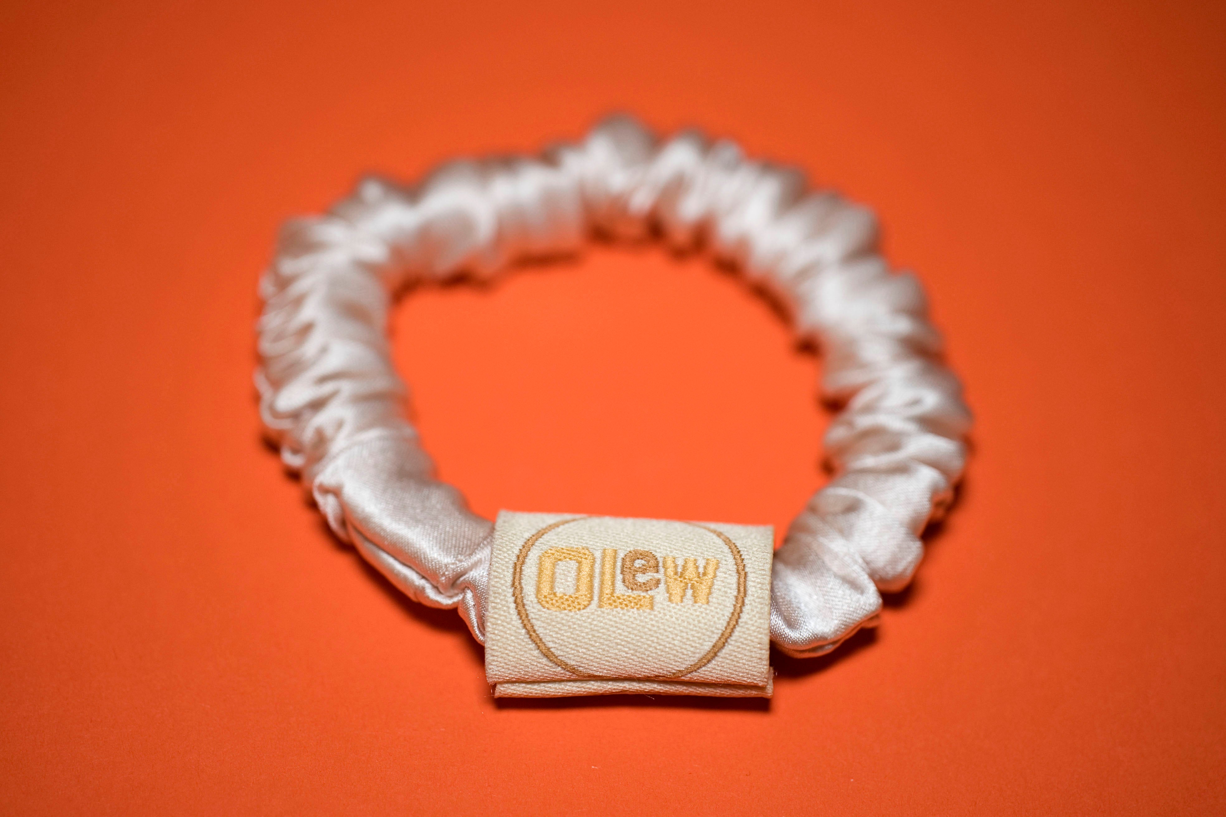 Olew skinny silk scrunchie